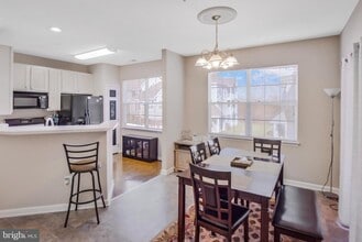 Building Photo - 5003 Hollington Dr