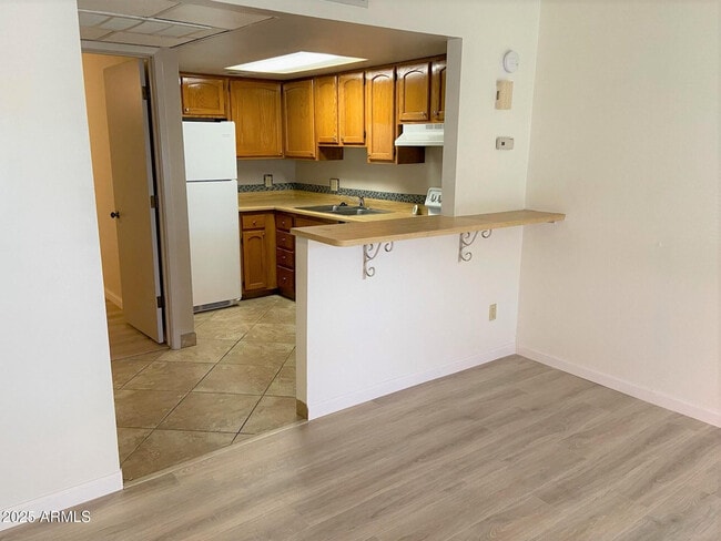 Building Photo - 700 W University Dr