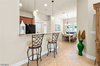 Building Photo - 10535 Carolina Willow Dr
