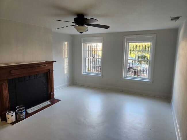 Foto del edificio - 229 E Gordon St