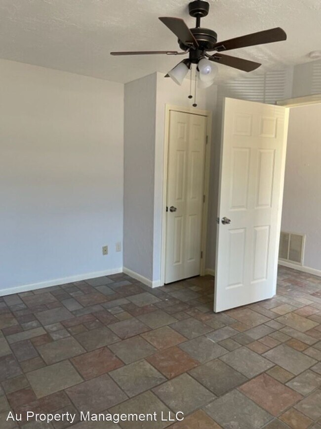 Building Photo - 4 br, 2 bath House - 2902 MEMORY LN