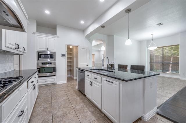 Building Photo - 2043 Loma Alta Dr