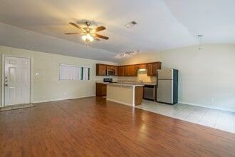 Building Photo - 5031 Pine Ave