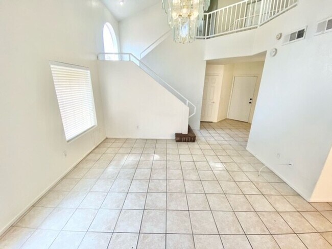 Building Photo - SPECTACULAR 2 STORY HOME 3 BEDROOM 2.5 BAT...