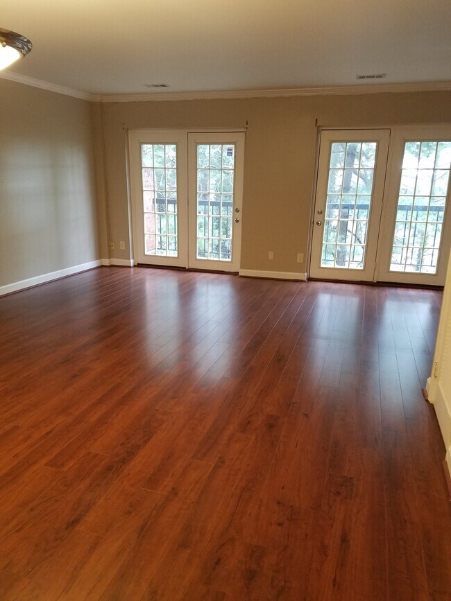 family room/dining room - 3814 Chesterwood Dr