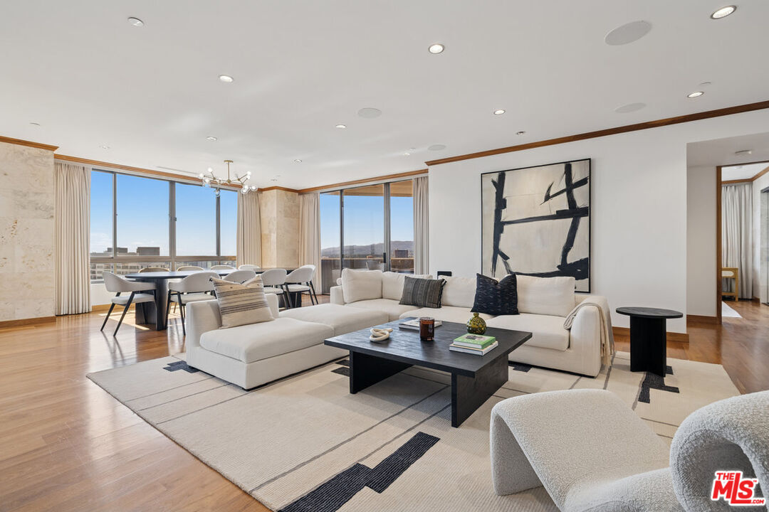 Foto principal - 10430 Wilshire Blvd