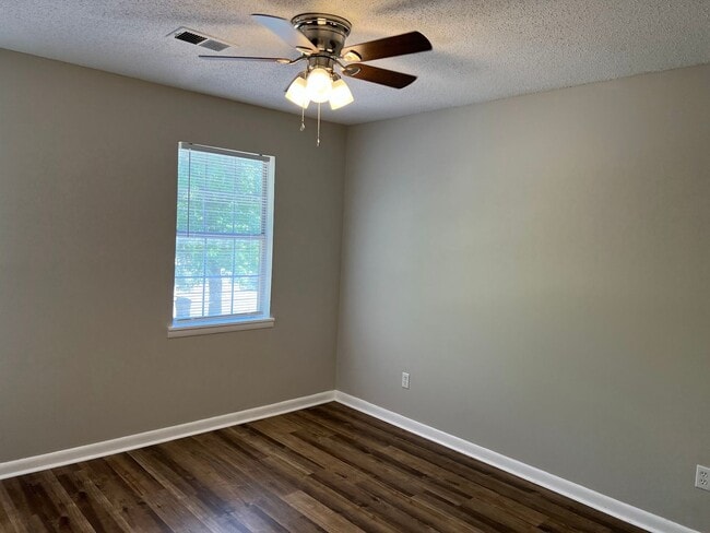 Building Photo - 1117 Magnolia St Apt 1-4