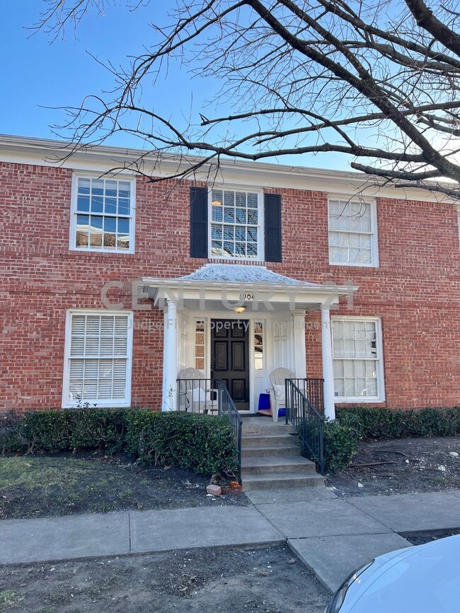 Building Photo - 6904 Westchester Dr