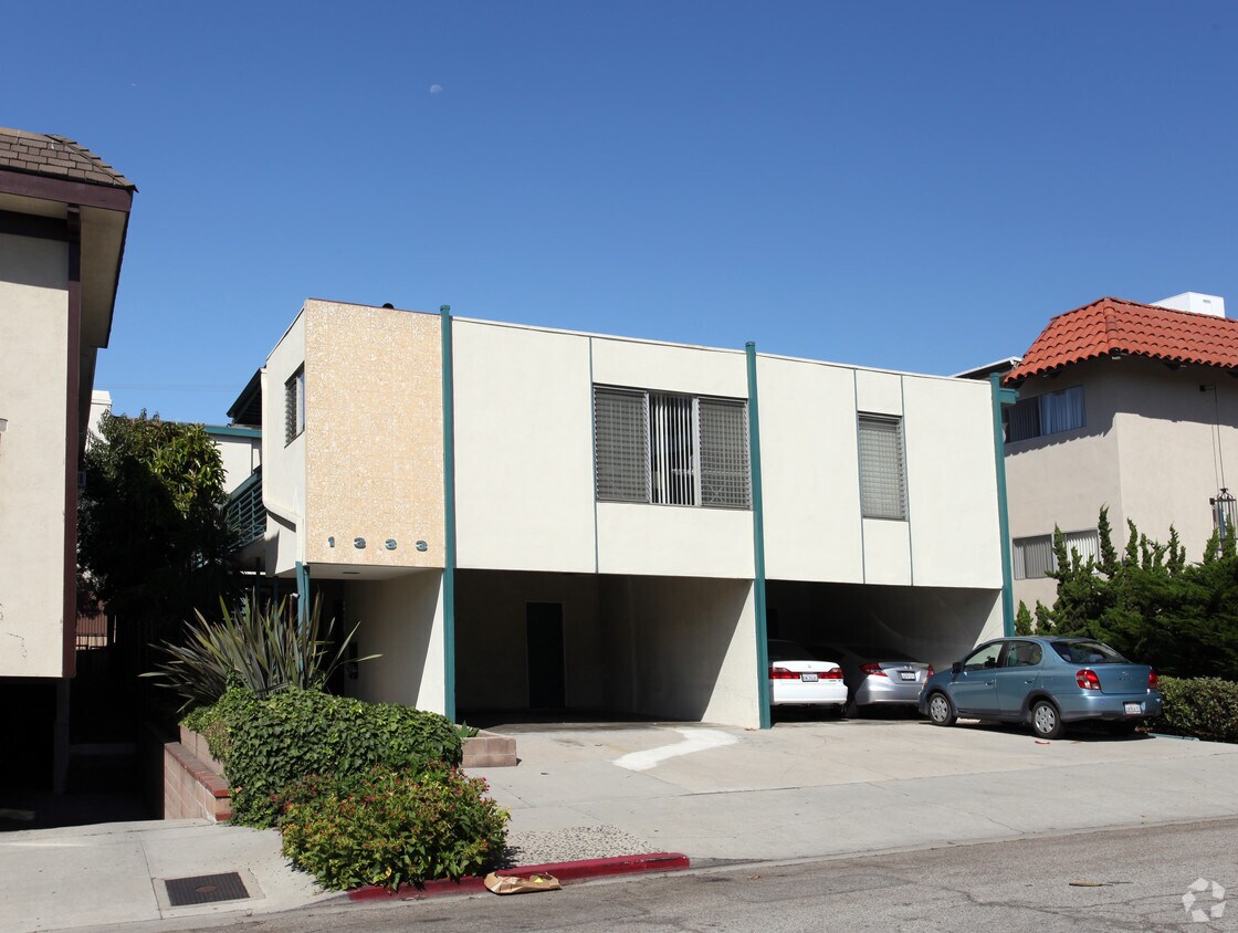 Building Photo - 1333 Barry Ave