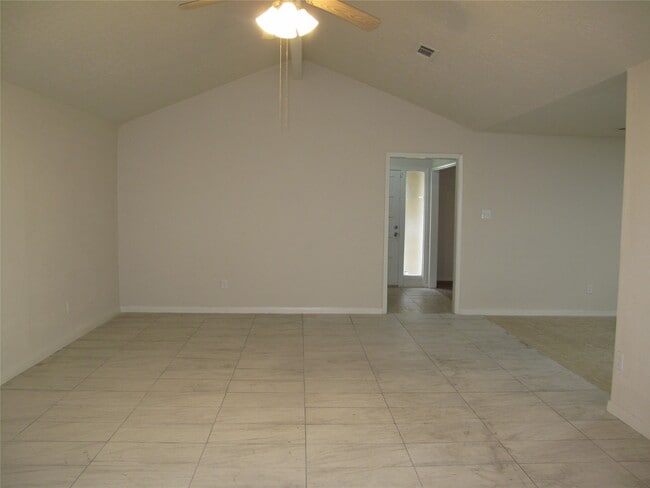 Foto del edificio - 6906 Sandy Knolls Dr