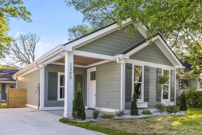 Building Photo - Say "Hello" to 2305 Kirby Ave.- charming n...