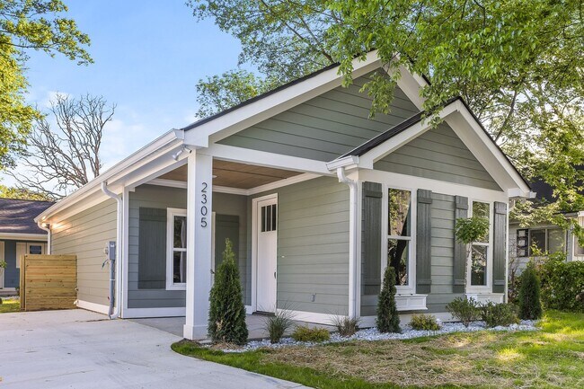 Foto del edificio - Say "Hello" to 2305 Kirby Ave.- charming n...