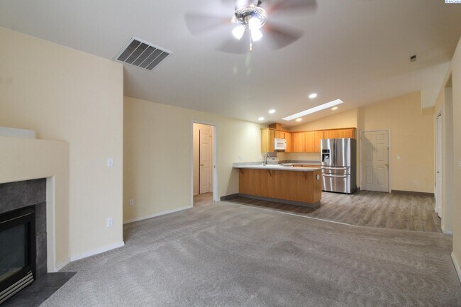 Foto del edificio - 3 Bed/2 bath Home in West Pasco