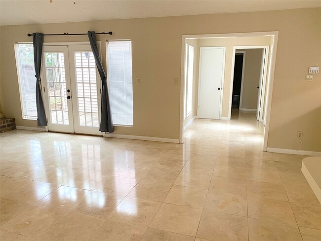 Foto del edificio - 1103 Forest Home Dr