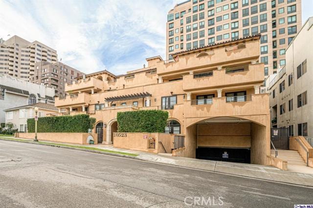 Foto del edificio - 10523 Ashton Ave