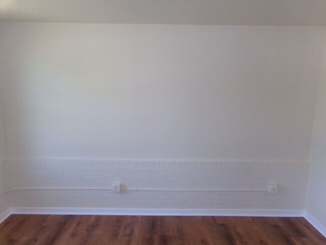 Building Photo - 4 Bedroom on County Dr.(Rt.460) in Petersburg
