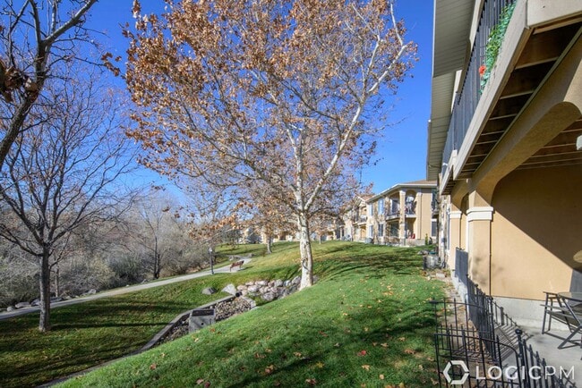 Building Photo - Beautiful Townhome in Great Location!