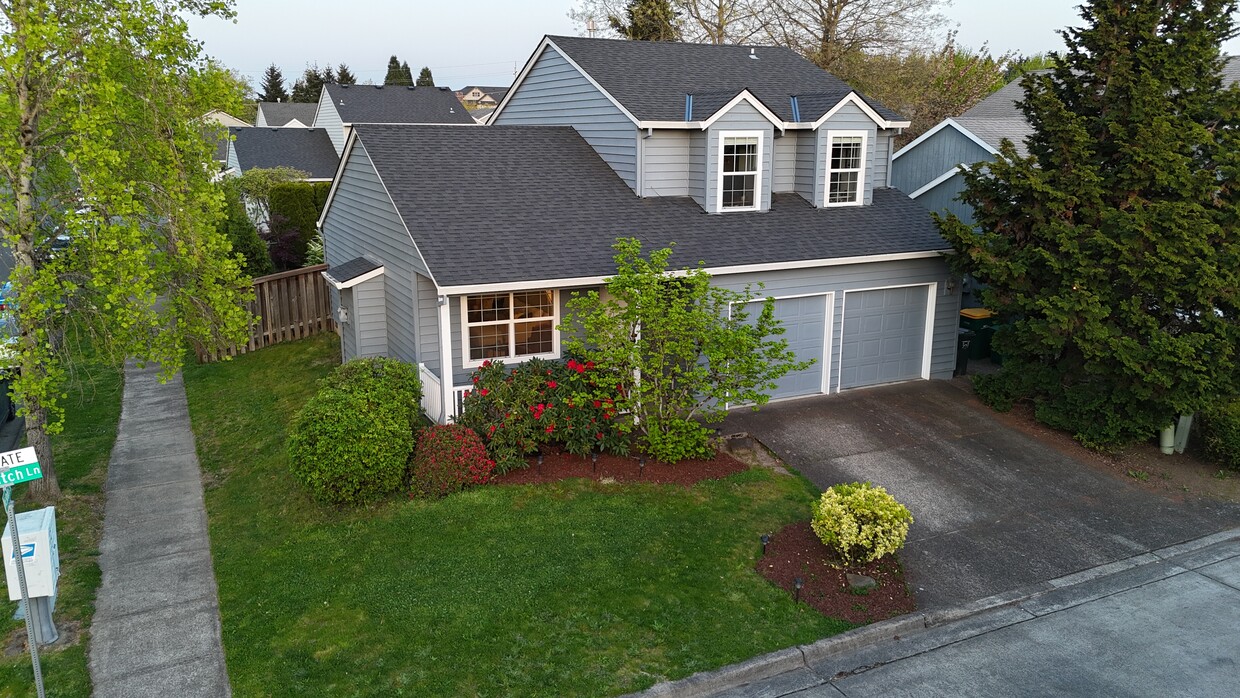 Primary Photo - 1388 NE Dutch Ln