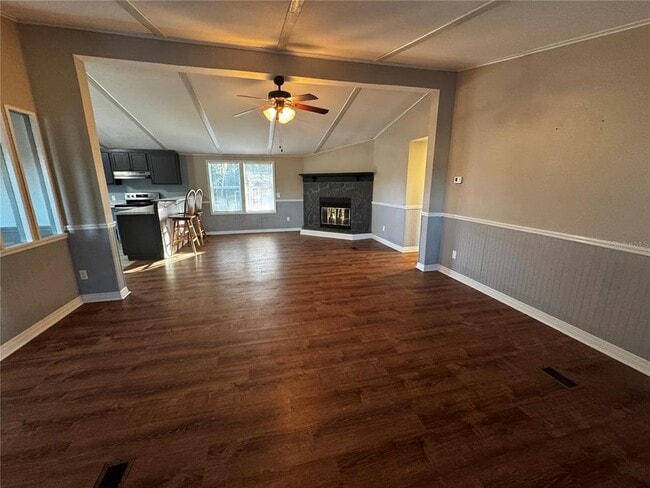 Foto del edificio - 2484 Gator Ln