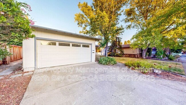Building Photo - 526 Emerald Park Ct