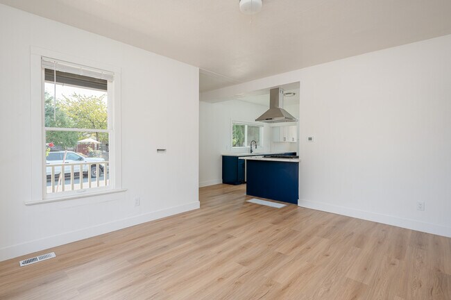 Foto del edificio - 6836 SE Long St