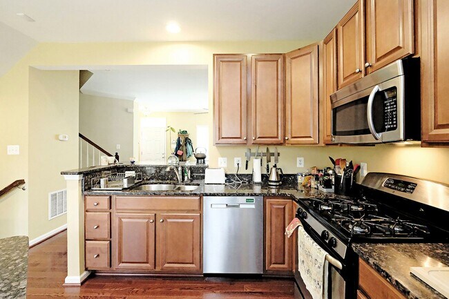 Foto del edificio - 814 Rockcreek Rd