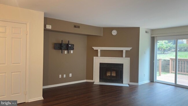 Building Photo - 342 Brigade Ct
