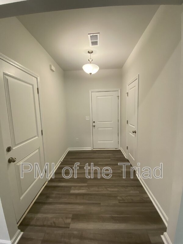 Building Photo - 3005 Mackay Pointe Ln