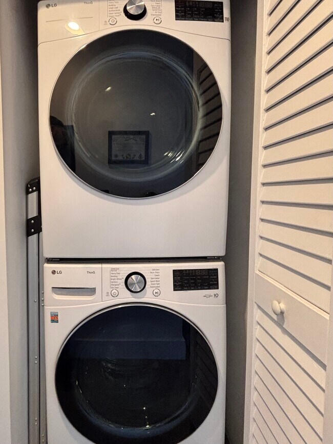 Foto del edificio - 151 SE 1st St