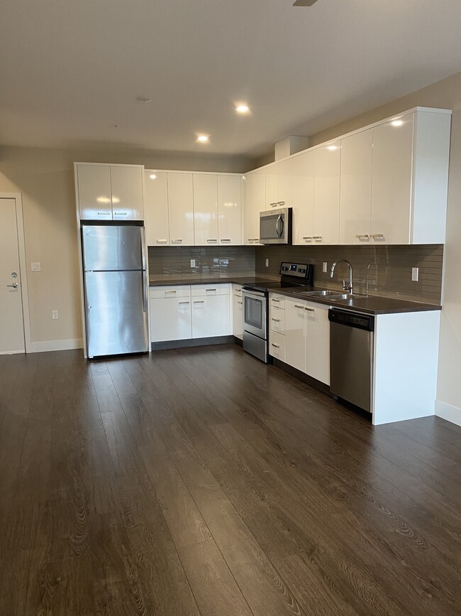 Building Photo - 45513-45513 Market Way