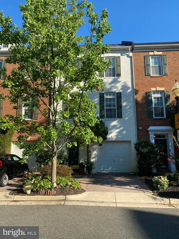 Building Photo - 5042 Grimm Dr