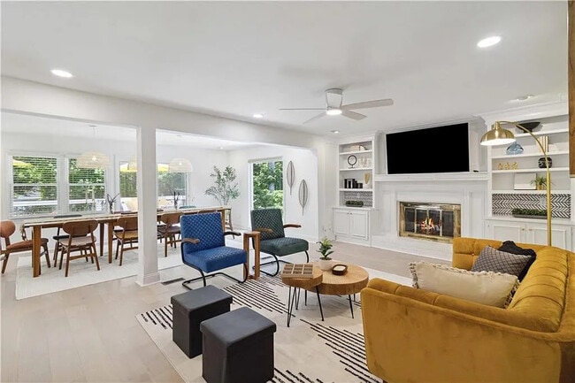 Foto del edificio - Room in House on Glenwhite Dr