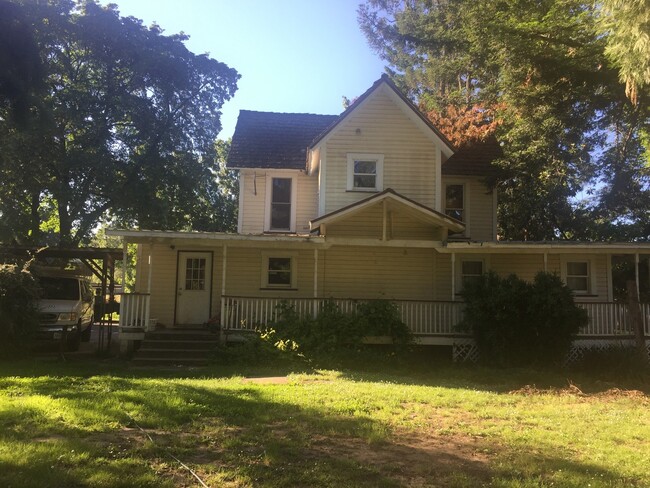 Foto del edificio - 6+ Bdrm Home Built 1895.  Close In.  With ...