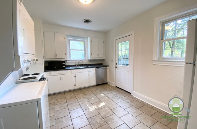 Photo - 30 Sycamore Dr House