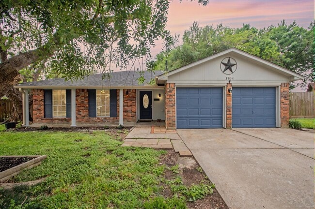 Foto del edificio - 5704 Leggett Ln