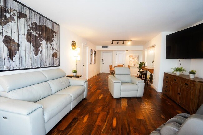 Foto del edificio - 18031 Biscayne Blvd