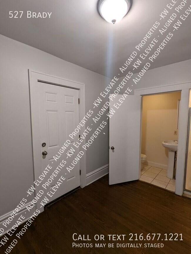Foto del edificio - 527 Brady-