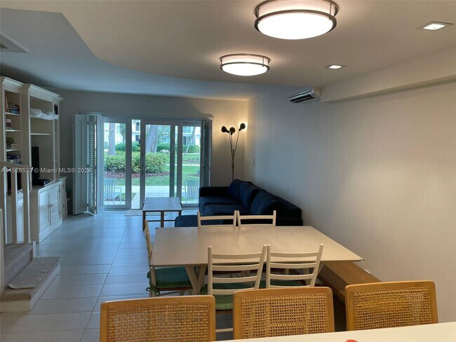 Foto del edificio - 881 Ocean Dr