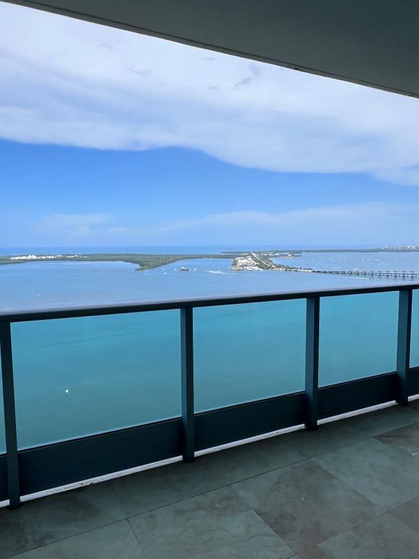 Building Photo - 1331 Brickell Bay Dr