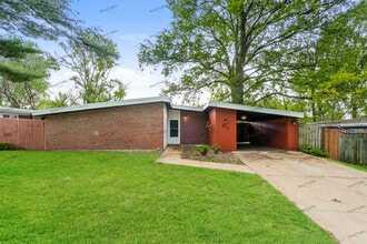 Building Photo - 8318 Sagewood Ln