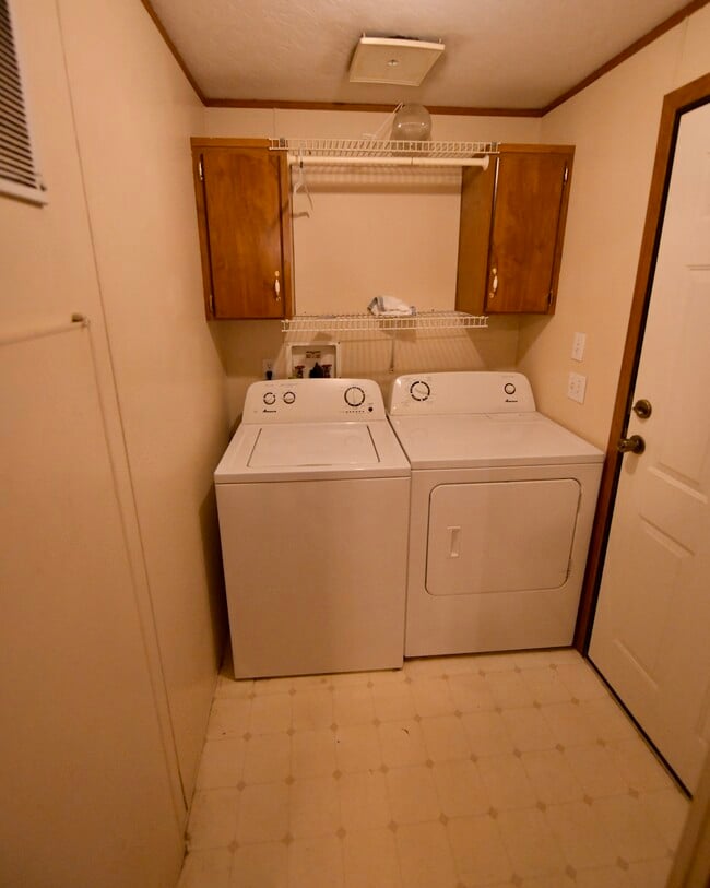 Washer/Dryer - 21 Bingham St