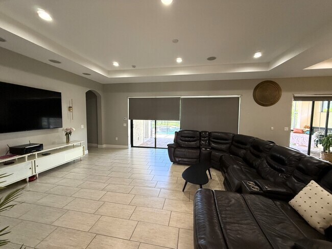 Foto del edificio - 10124 Belcrest Blvd