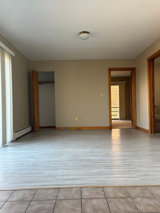 Building Photo - 278 Chamberlain Rd