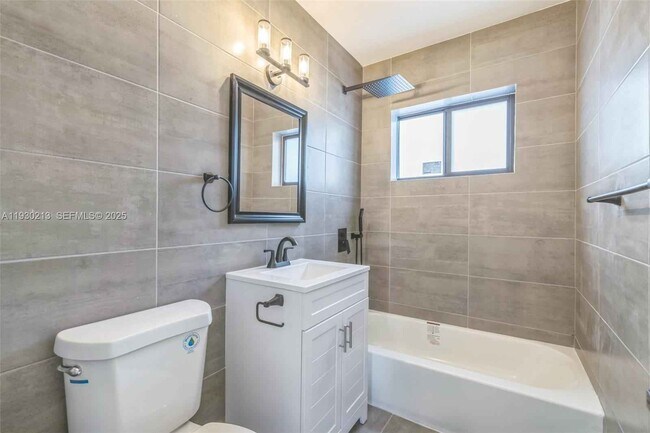 Foto del edificio - 9055 NW 33rd Avenue Rd