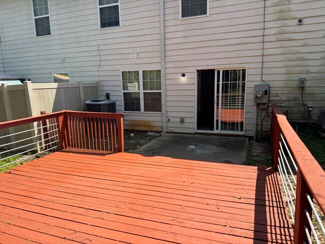 Building Photo - 165 Shenandoah Dr