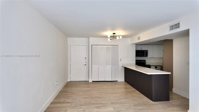 Building Photo - 840 NW 87th Ave