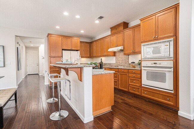 Building Photo - 463 W Felicidad Ave