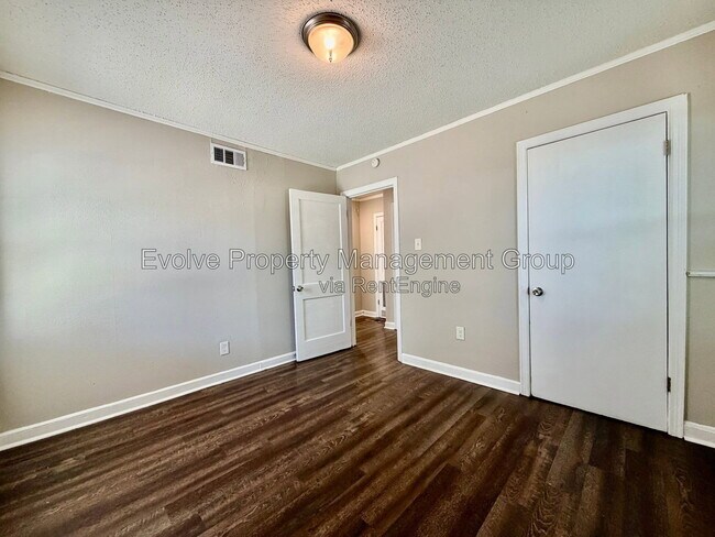 Foto del edificio - 3451 Hendricks Ave