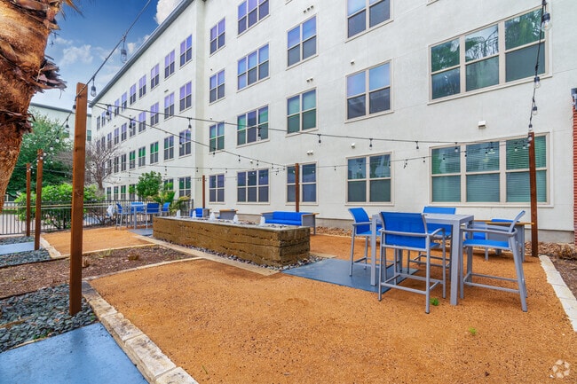 Patio - Lofts on Main