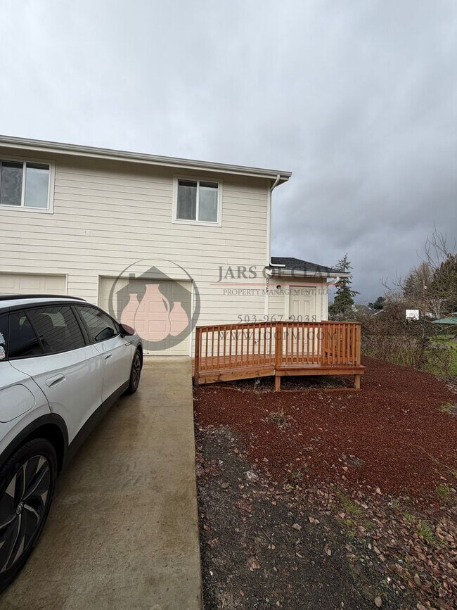 Building Photo - 4393 Dover Ave NE